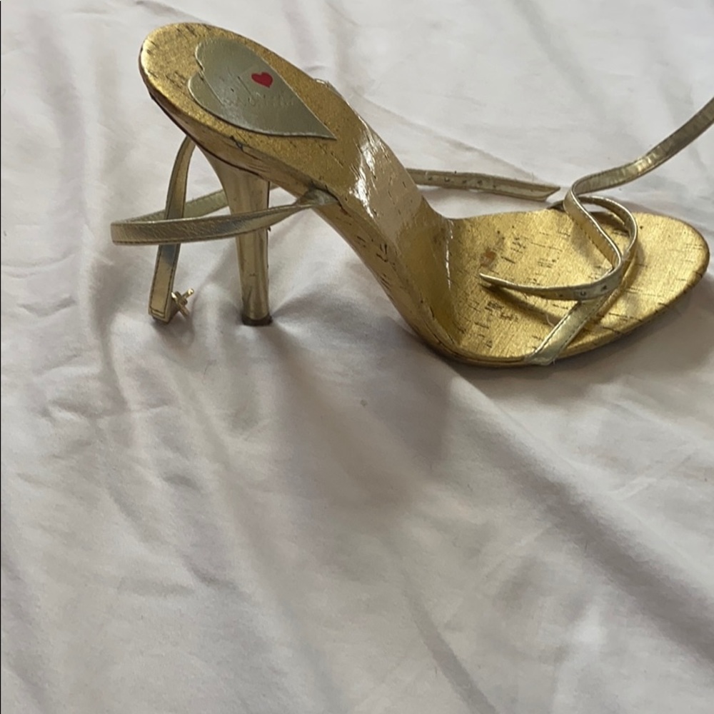 Gold Heels - Picture 4 of 4